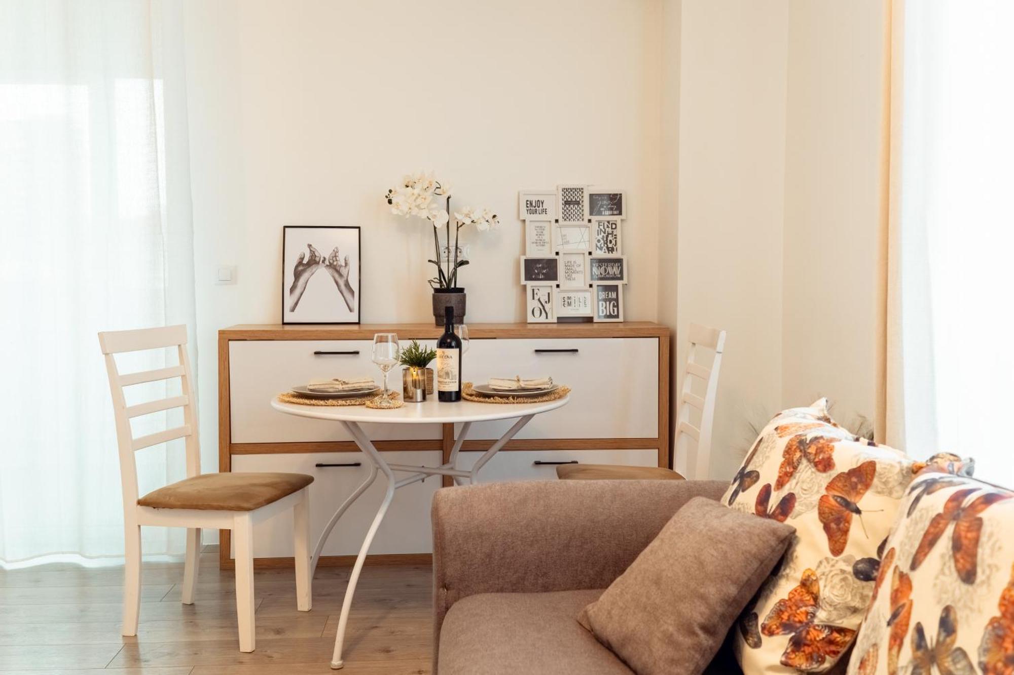 Palace Of Culture Dream Apartments And Studios ヤシ エクステリア 写真